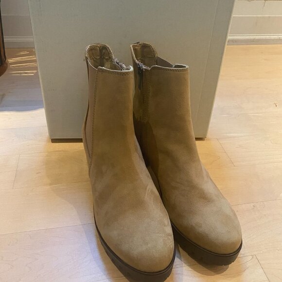 ANNE Klein "Akariella" Side Zip Lug Sole Ankle Boot Women New Taupe - Picture 3 of 11